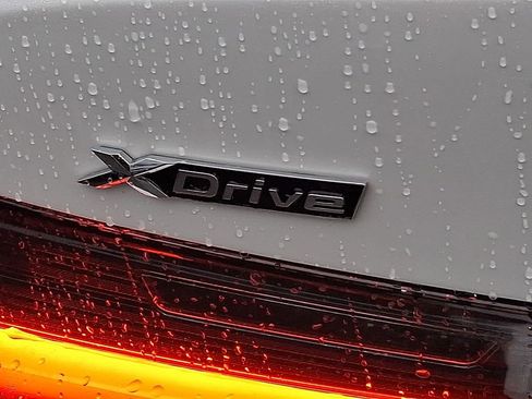 Used 2023 BMW 330i xDrive Sedan w/ Premium Package image 28