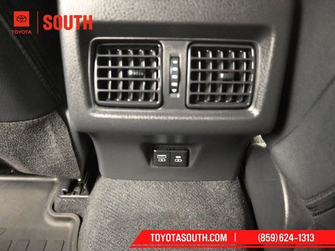 Used 2025 Toyota Camry XLE image 26