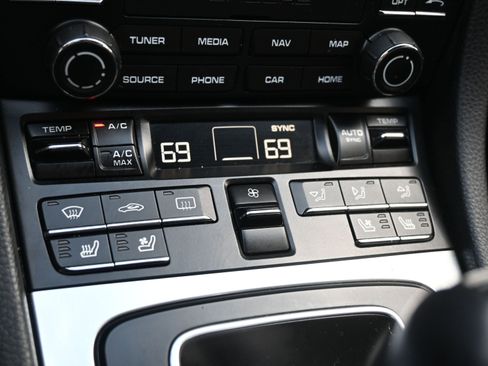 Certified 2018 Porsche 911 Carrera 4S image 32