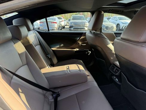 Used 2024 Lexus ES 300h w/ Premium Package image 15