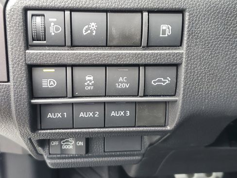 Certified 2025 Toyota Tacoma TRD Sport image 22