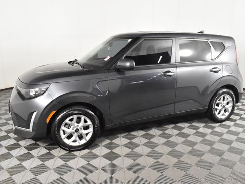 Used 2023 Kia Soul LX w/ Option Group 015 image 9