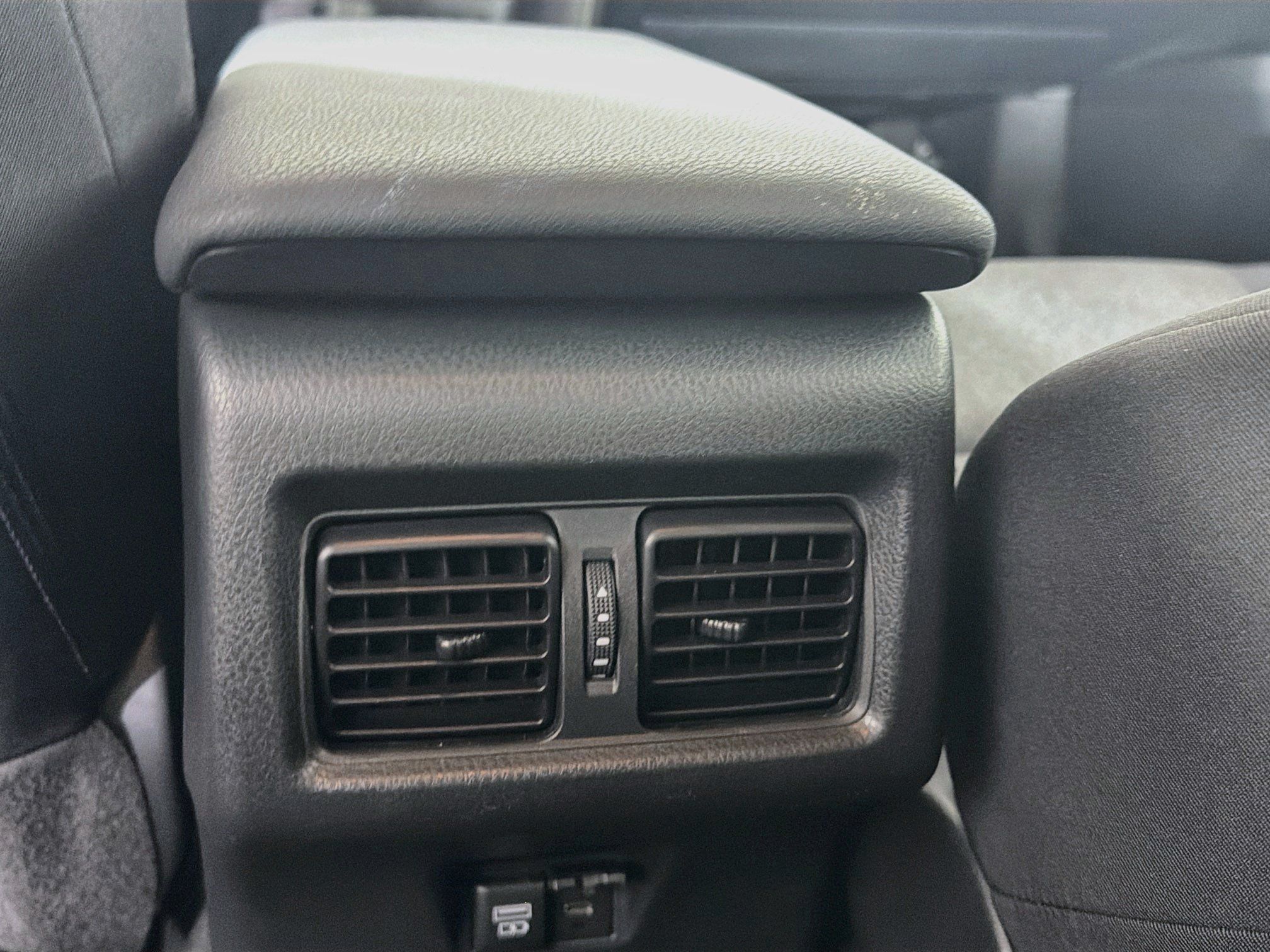 Used 2025 Toyota Camry LE FWD image 25