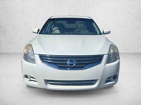 Used 2012 Nissan Altima 3.5 SR w/ Sport Pkg FWD image 4