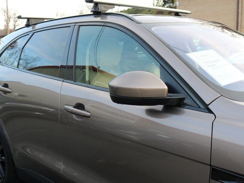 Used 2017 Jaguar F-PACE Prestige image 11