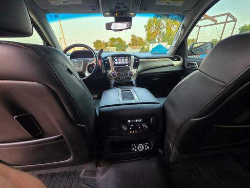 Used 2015 GMC Yukon XL Denali w/ Premium Package AWD/4WD image 12