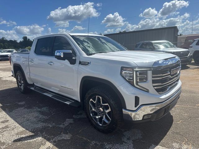 Used 2022 GMC Sierra 1500 SLT AWD/4WD image 1