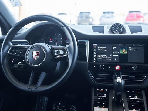 Used 2024 Porsche Macan image 37