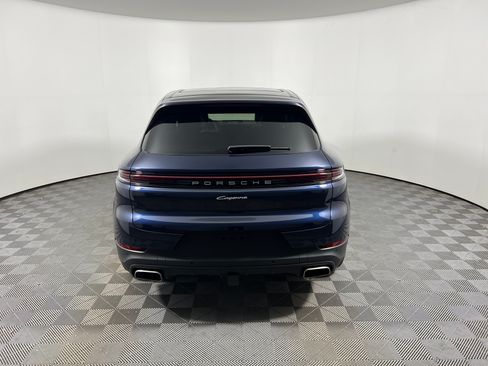 Certified 2025 Porsche Cayenne AWD/4WD image 6