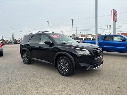 Used 2024 Nissan Pathfinder SL w/ SL Premium Package AWD/4WD image 2