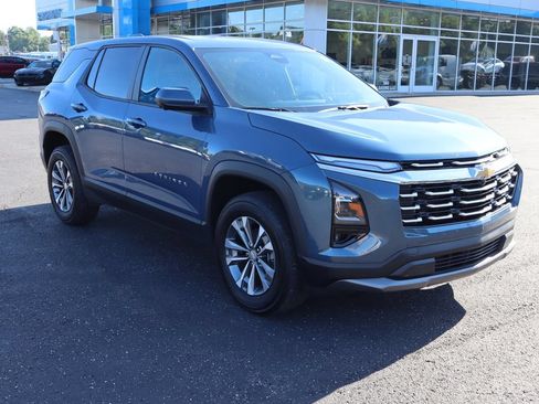 Used 2026 Chevrolet Equinox LT w/ Safety and Technology Package FWD image 2