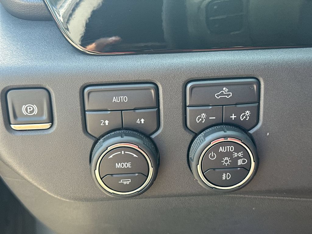 Used 2024 Chevrolet Silverado 1500 RST AWD/4WD image 28