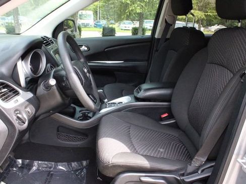 Used 2020 Dodge Journey SE w/ Blacktop Package FWD image 11