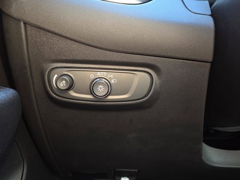 Used 2024 Chevrolet Equinox LT image 29