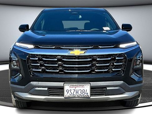 Used 2025 Chevrolet Equinox LT image 2