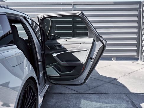 Used 2022 Audi RS 6 image 31