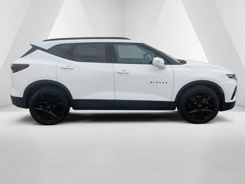 Used 2022 Chevrolet Blazer LT w/ Sound & Technology Package AWD/4WD image 8