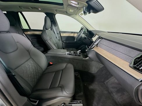 Used 2026 Volvo XC90 B6 Plus w/ Protection Package Premier AWD/4WD image 44