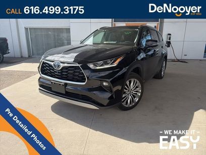Used 2023 Toyota Highlander Platinum