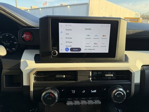 Used 2024 Toyota Tacoma 4x4 Double Cab image 17