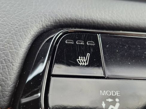 Used 2025 Honda Pilot TrailSport image 4