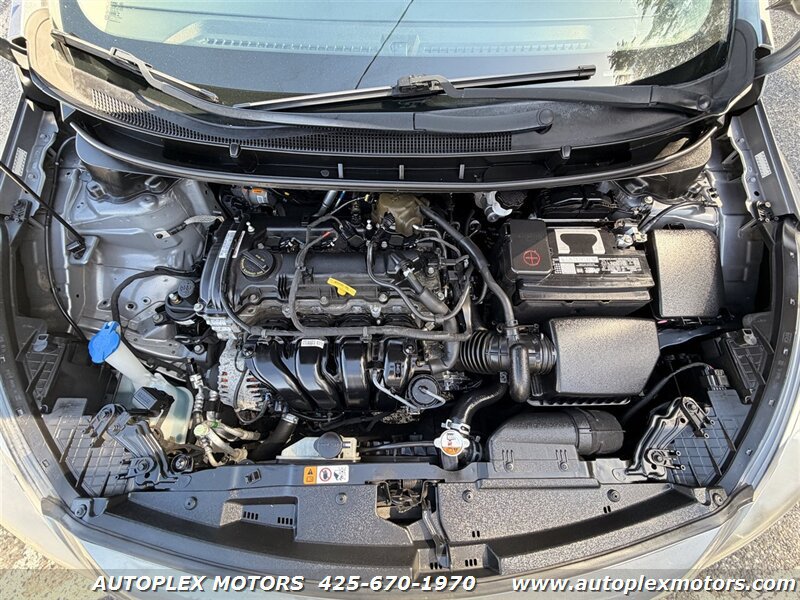Used 2016 Hyundai Elantra GT FWD image 21