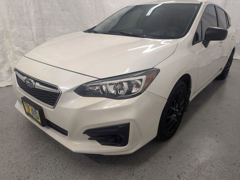 Used 2017 Subaru Impreza 2.0i image 2