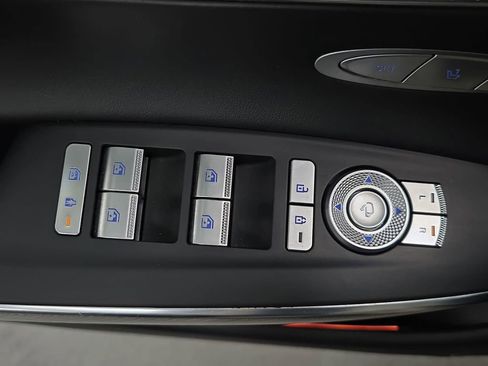 Used 2024 Genesis GV70 2.5T w/ Sport Prestige Package AWD/4WD image 23