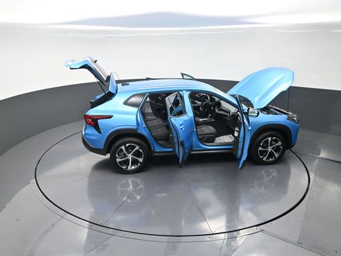 Used 2025 Chevrolet Trax RS image 14
