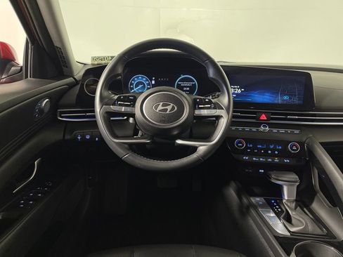 Certified 2025 Hyundai Elantra Limited image 15