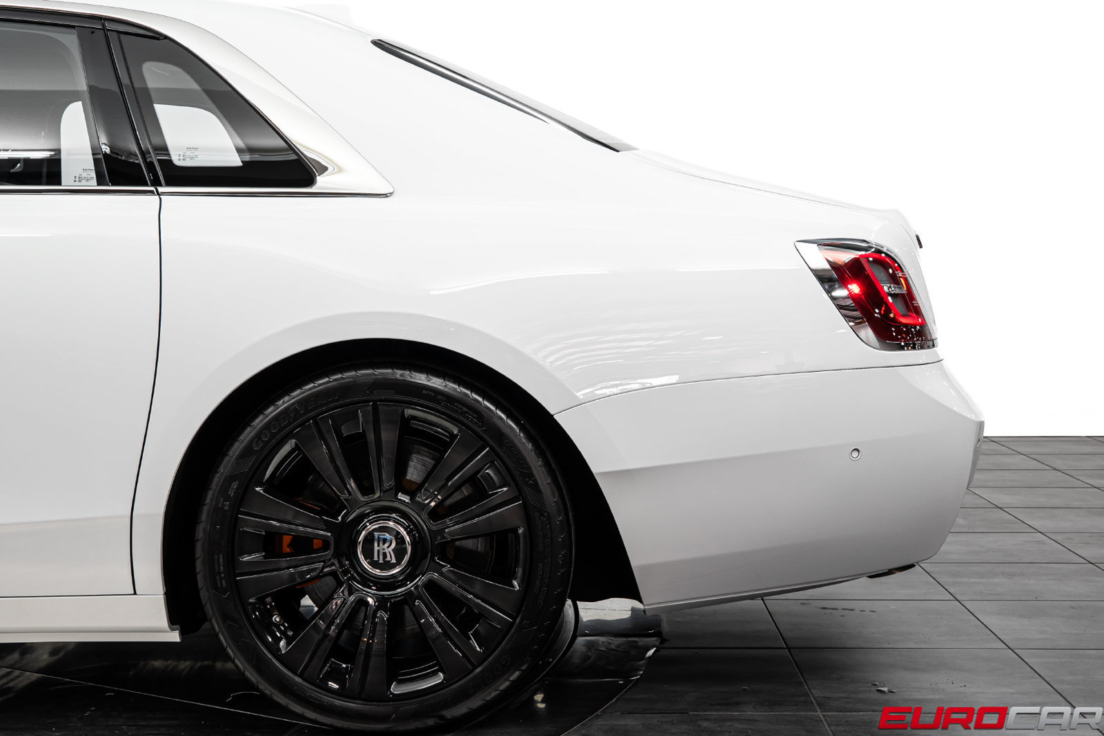 Used 2024 Rolls-Royce Ghost AWD/4WD image 16
