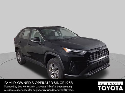 Used 2025 Toyota RAV4 XLE AWD/4WD image 4