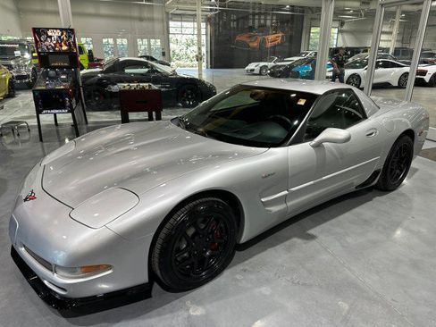 Used 2002 Chevrolet Corvette Z06 w/ Memory Pkg RWD image 1