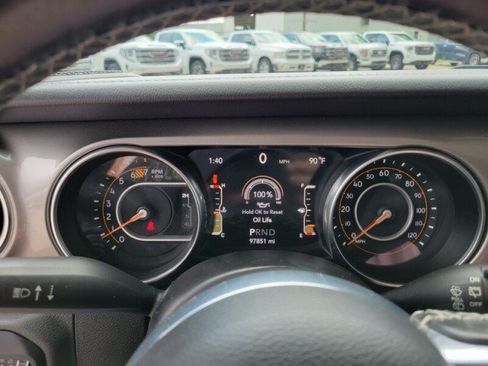 Used 2020 Jeep Wrangler Unlimited Sahara AWD/4WD image 15