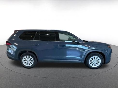 Used 2025 Toyota Grand Highlander FWD image 16