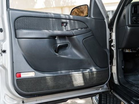 Used 2004 Chevrolet Avalanche 2WD image 57