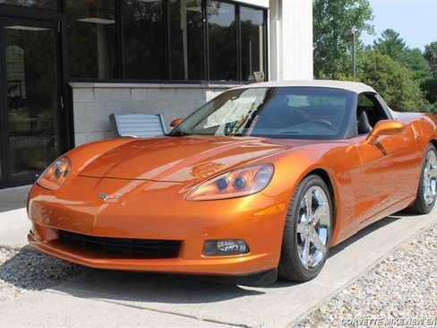 Used 2007 Chevrolet Corvette Convertible w/ Preferred Equipment Group RWD image 9
