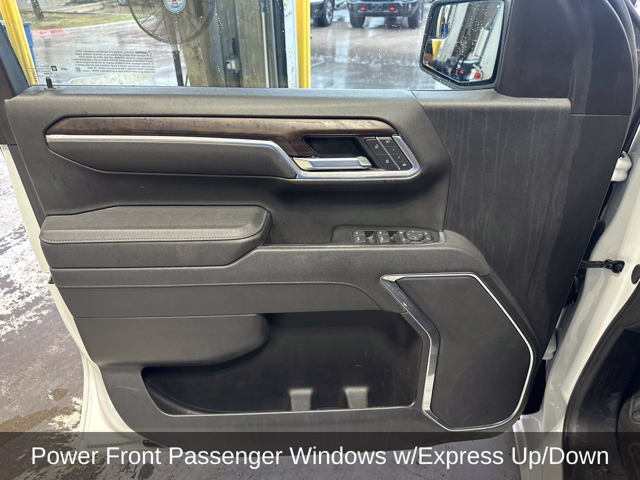 Used 2025 GMC Sierra 1500 SLT RWD image 10