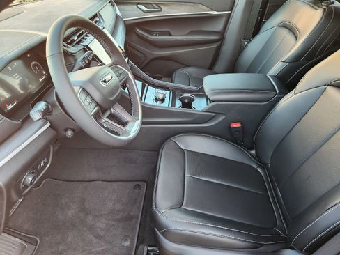 New 2025 Jeep Grand Cherokee L Limited w/ Luxury Tech Group II AWD/4WD image 12