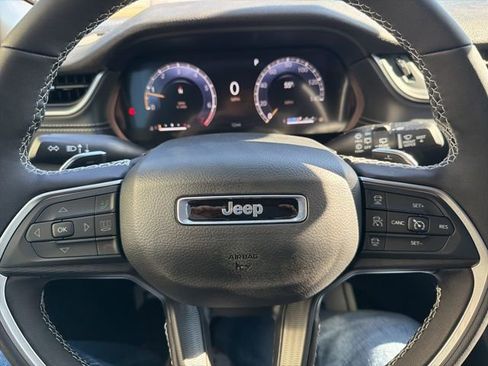 New 2025 Jeep Grand Cherokee Altitude RWD image 11