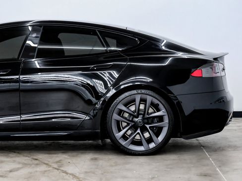Used 2021 Tesla Model S Plaid image 10