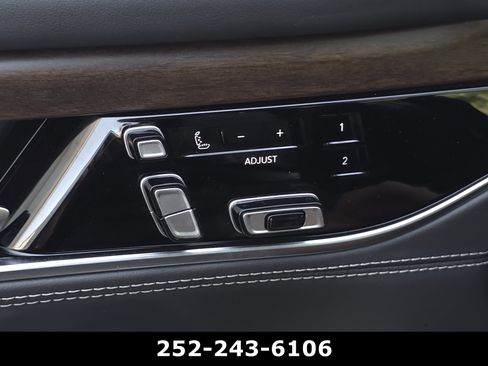 Used 2022 Jeep Grand Wagoneer Series II AWD/4WD image 23