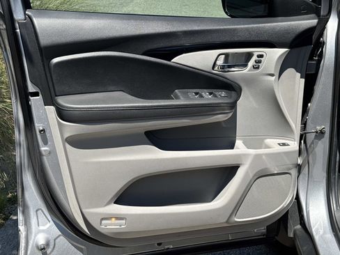 Used 2021 Honda Pilot Touring image 20