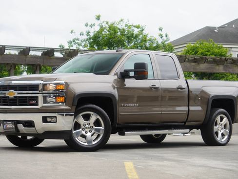 Used 2015 Chevrolet Silverado 1500 LT w/ LT Convenience Package AWD/4WD image 4
