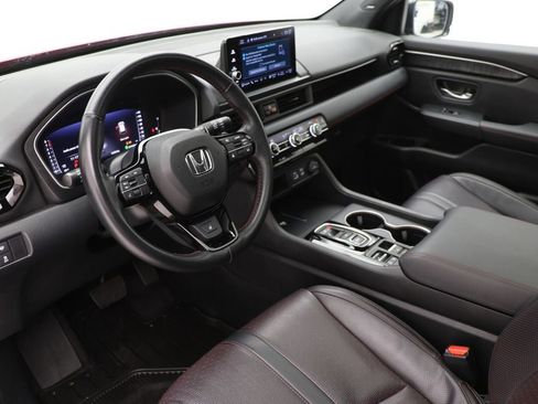 Used 2025 Honda Pilot Black Edition image 14