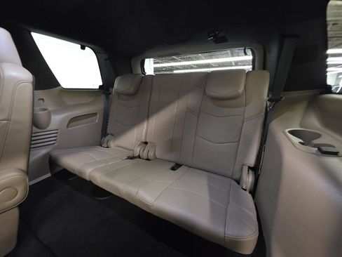 Used 2018 Cadillac Escalade Platinum AWD/4WD image 23