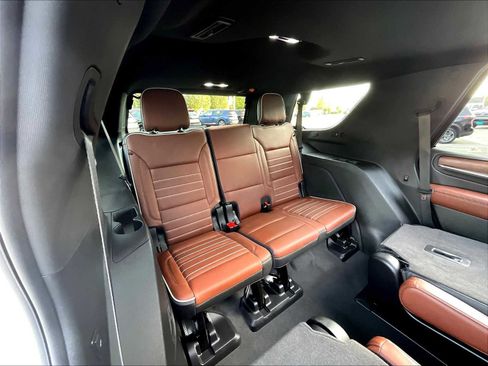 Used 2024 GMC Yukon Denali Ultimate image 17