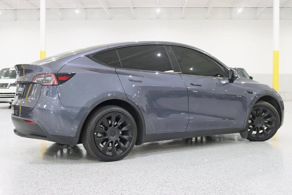 Used 2023 Tesla Model Y Long Range AWD/4WD image 9