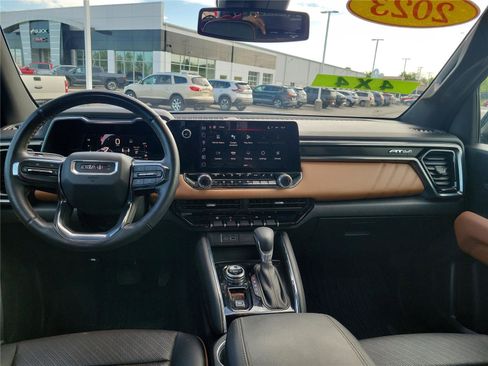 Used 2023 GMC Canyon AT4 w/ AT4 Premium Package AWD/4WD image 10