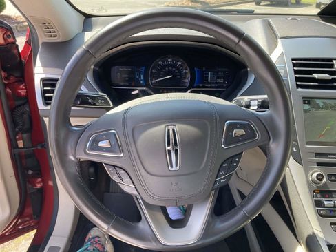 Used 2017 Lincoln MKZ Premiere FWD image 29